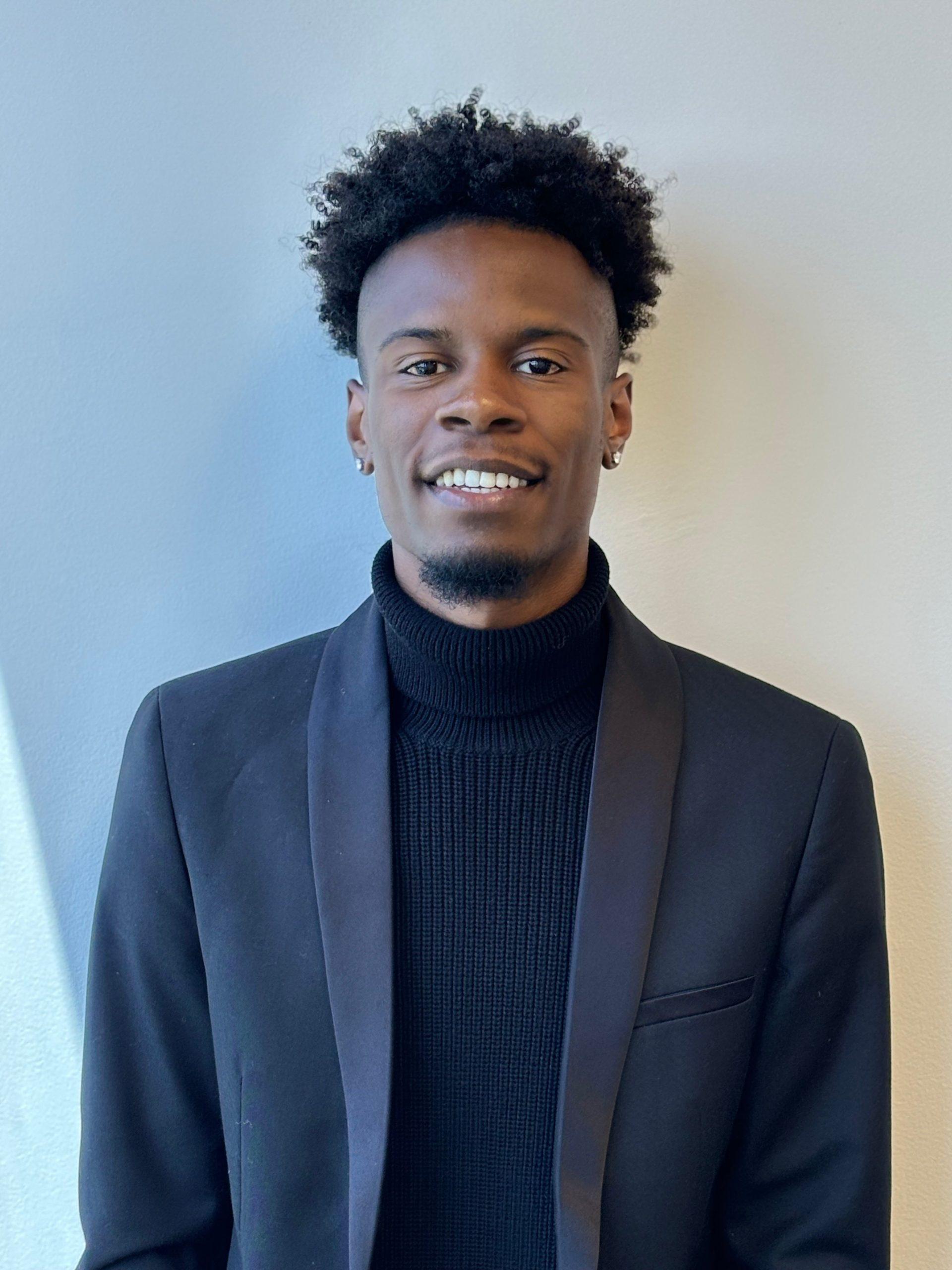 Portrait of Darrion Robinson, California real estate expert